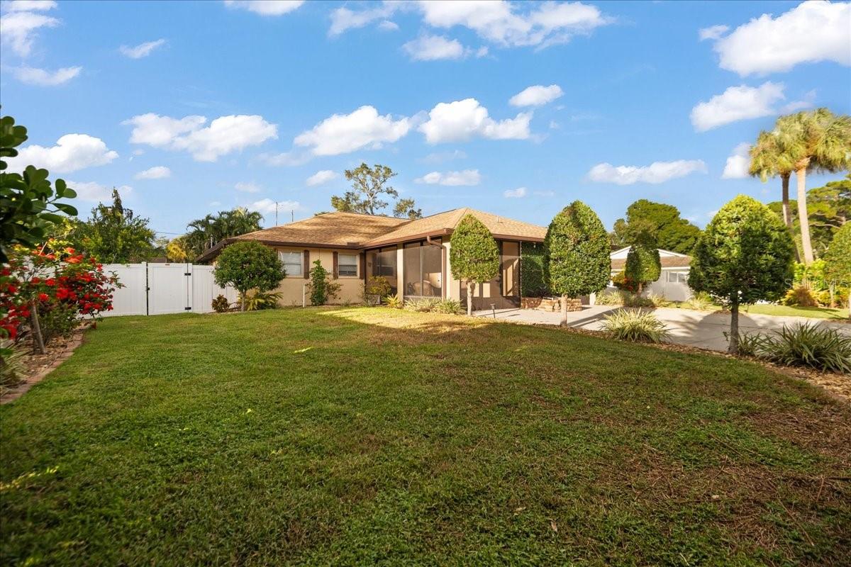 2201 54TH AVENUE DRIVE W, Bradenton, FL 34207