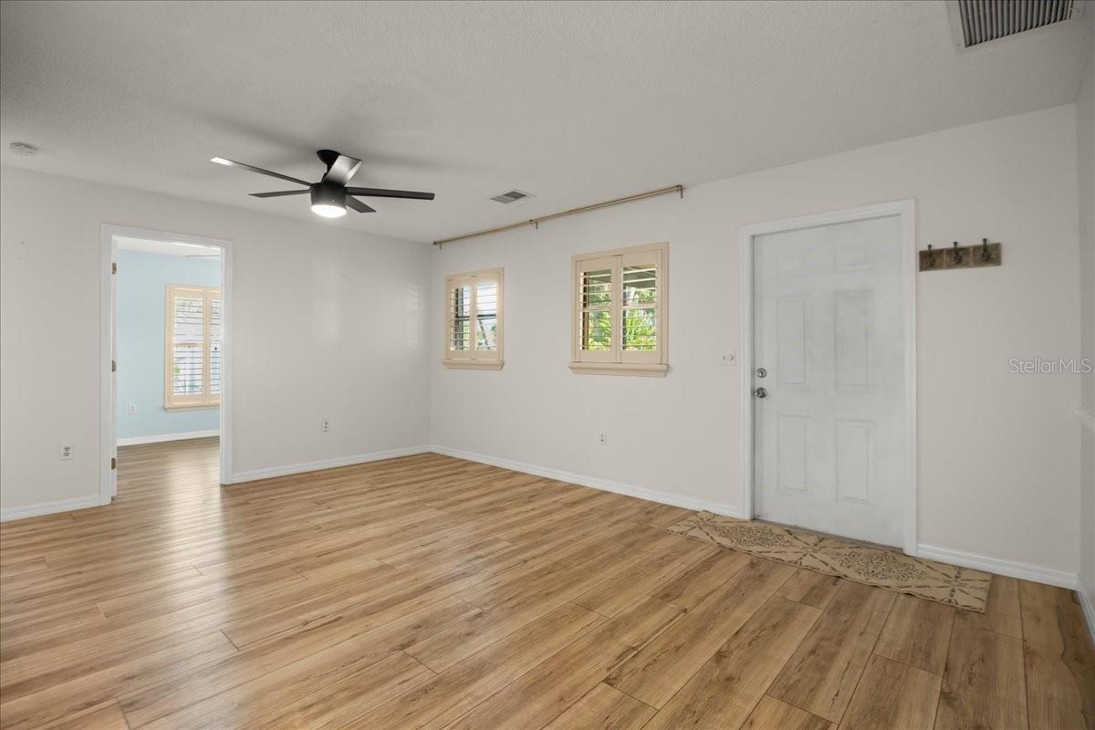 2201 54TH AVENUE DRIVE W, Bradenton, FL 34207