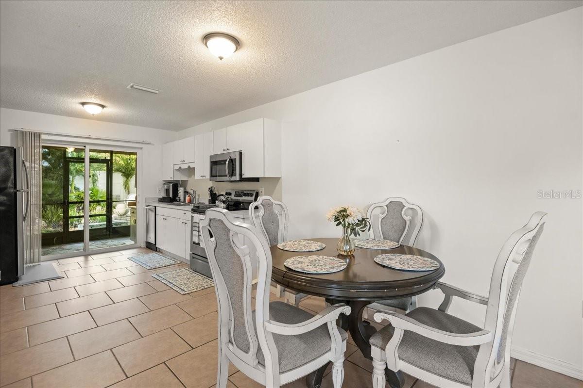 2201 54TH AVENUE DRIVE W, Bradenton, FL 34207