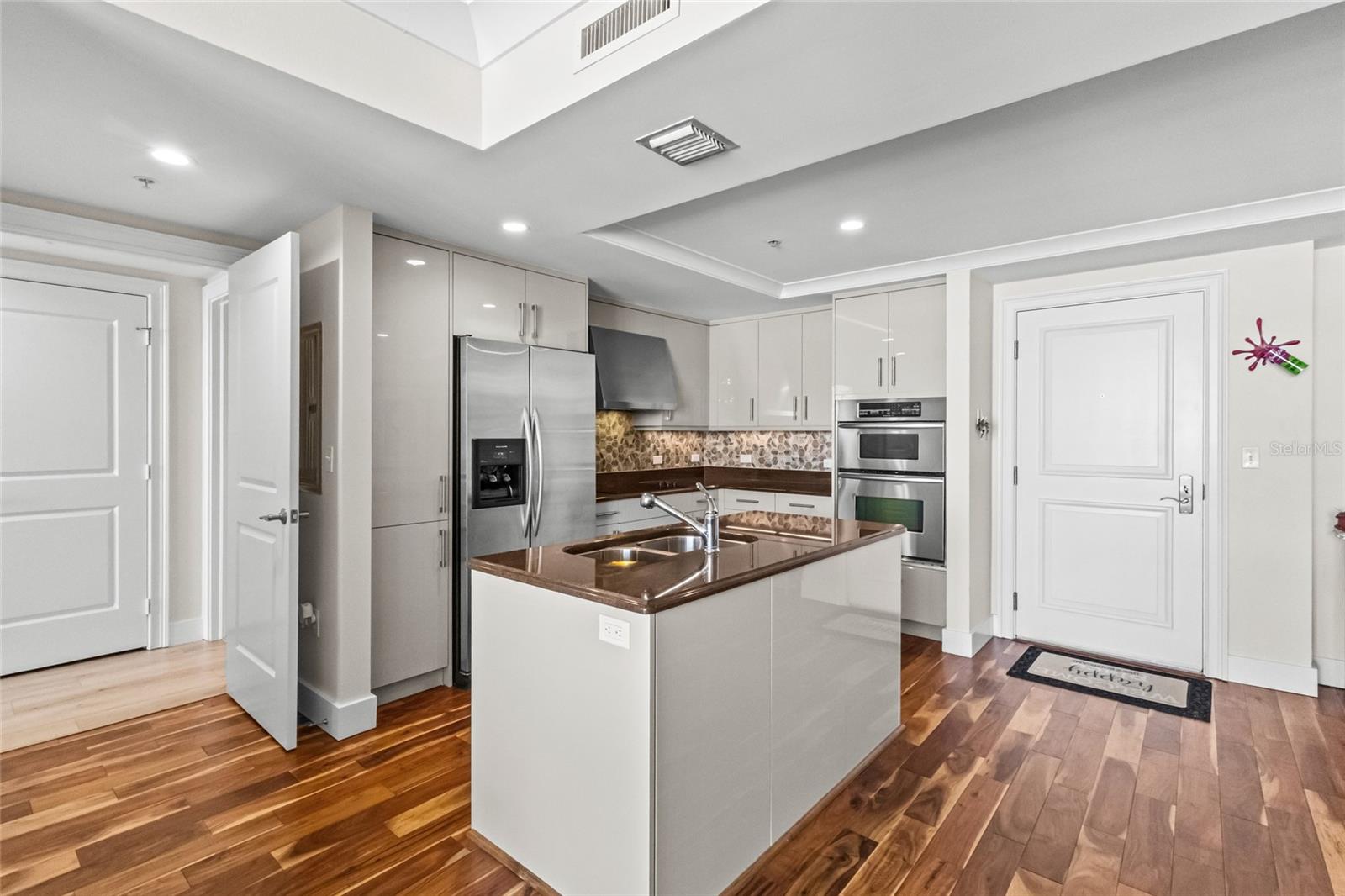 1350 MAIN STREET, #704, Sarasota, FL 34236