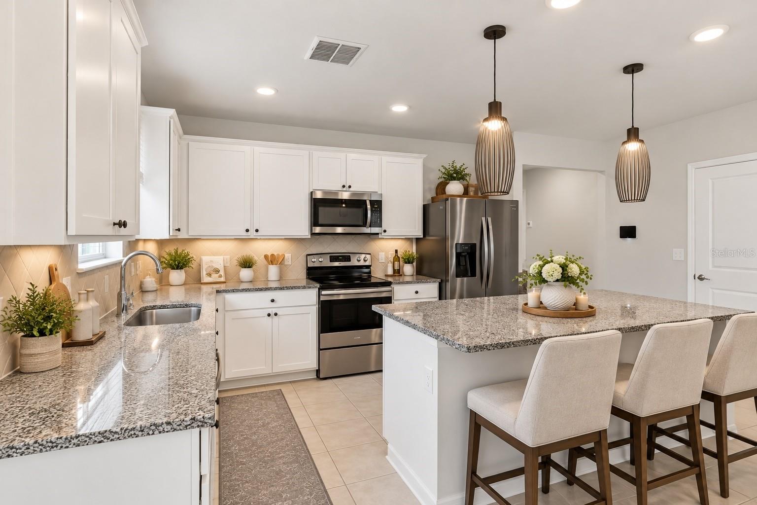 901 GOLDEN SHINER AVENUE, Ruskin, FL 33570 901 GOLDEN SHINER AVENUE, Ruskin, FL 33570