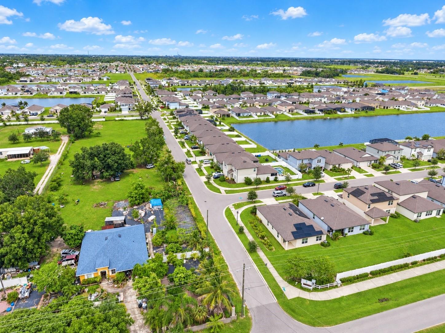 901 GOLDEN SHINER AVENUE, Ruskin, FL 33570