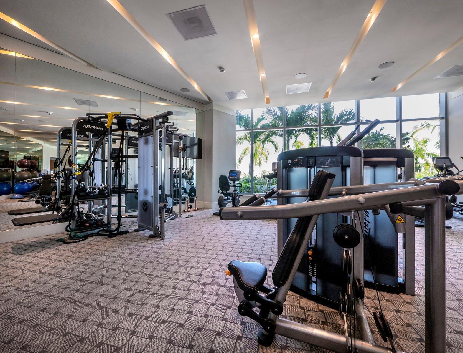1155 N GULFSTREAM AVENUE, #906, Sarasota, FL 34236
