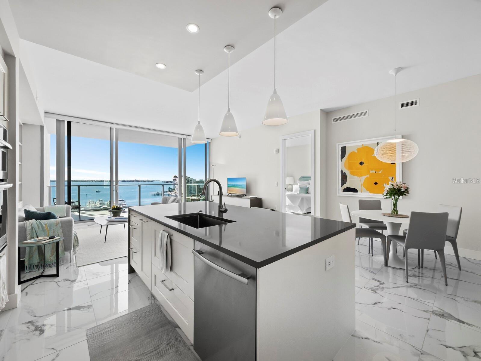 1155 N GULFSTREAM AVENUE, #906, Sarasota, FL 34236