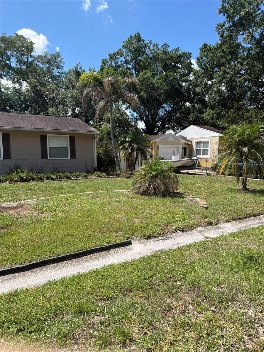 4915 W BARTLETT DRIVE, Tampa, FL 33603
