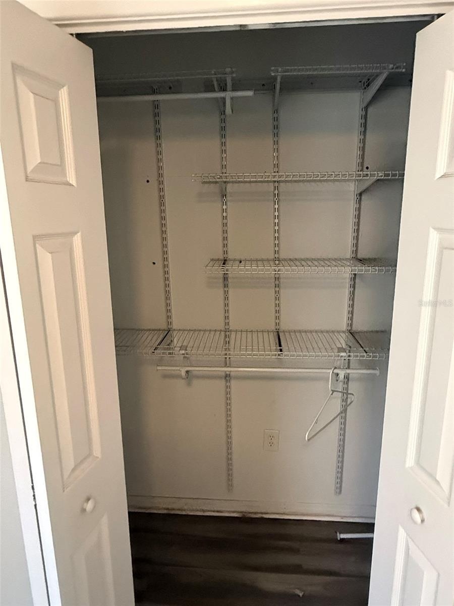 4915 W BARTLETT DRIVE, Tampa, FL 33603