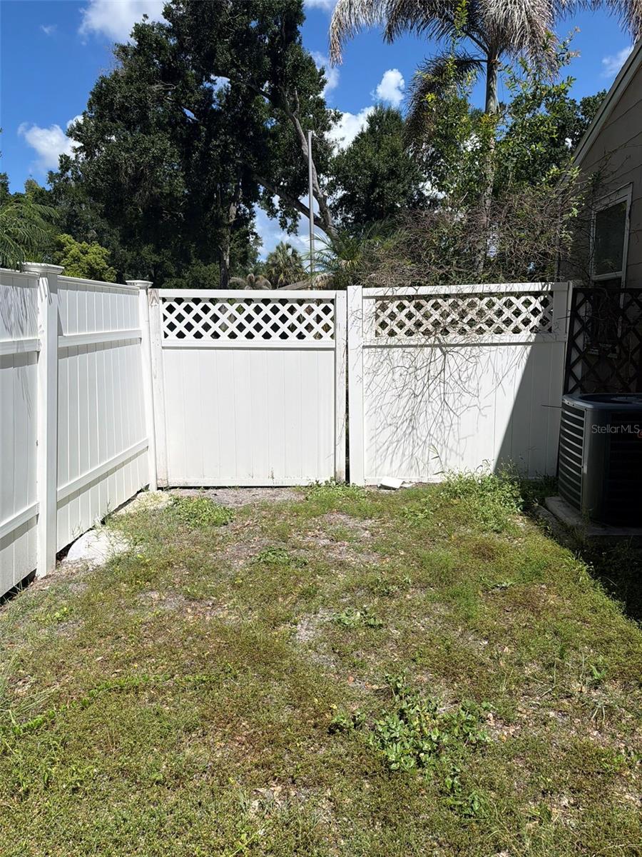 4915 W BARTLETT DRIVE, Tampa, FL 33603