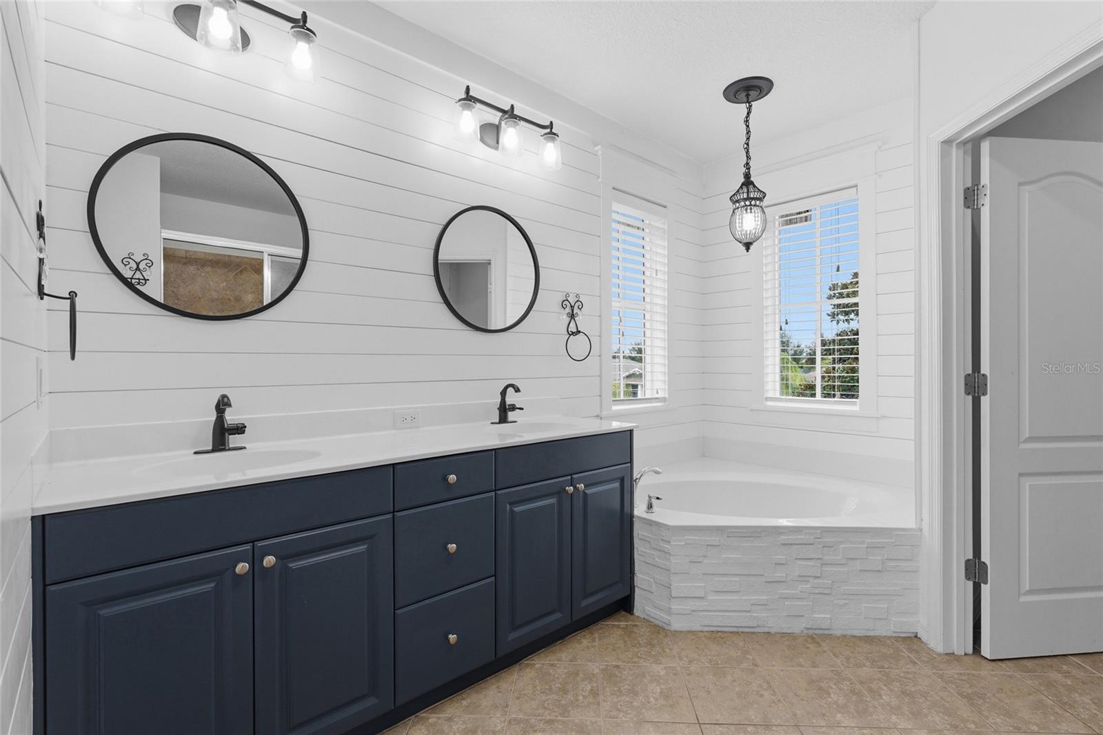 5008 MISSION PARK LANE, Bradenton, FL 34211
