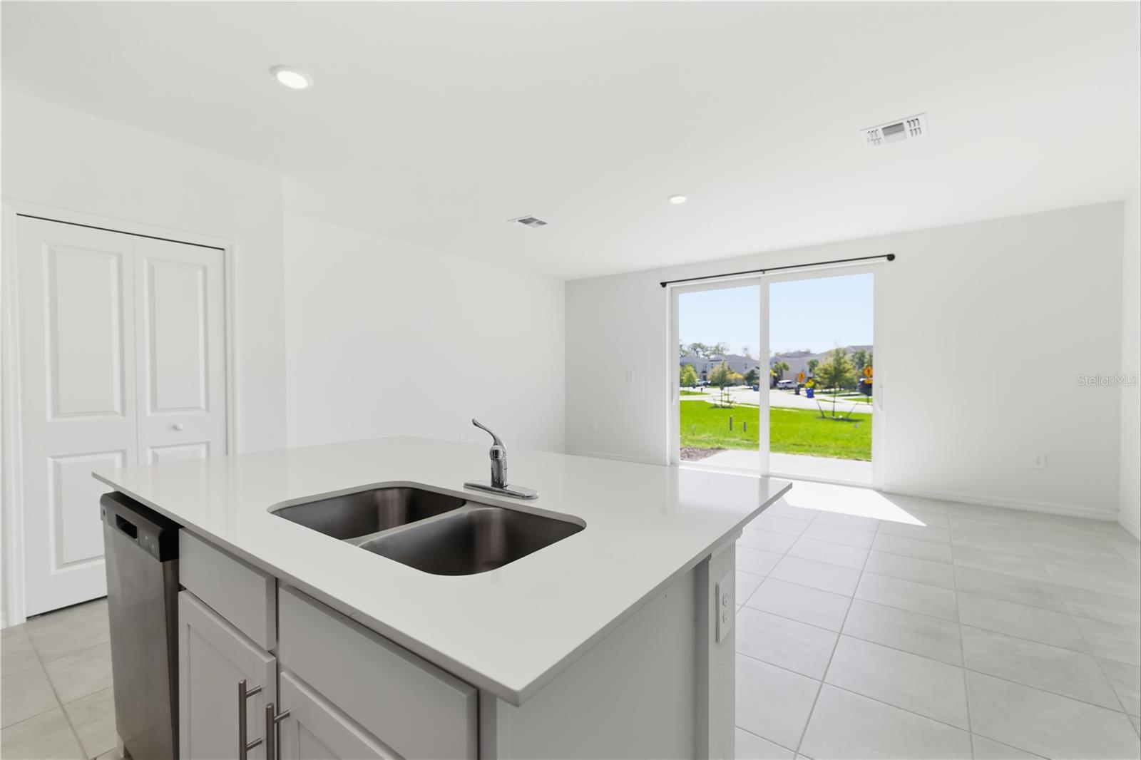 14052 LILAC SKY TERRACE, Bradenton, FL 34211 14052 LILAC SKY TERRACE, Bradenton, FL 34211