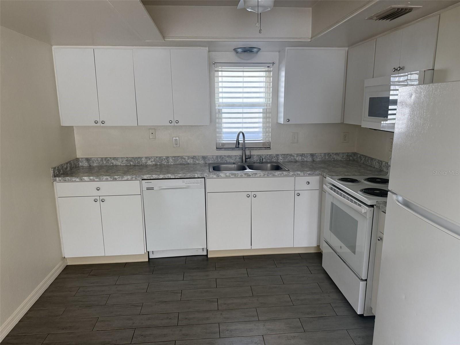 6142 76TH AVENUE N, Pinellas Park, FL 33781