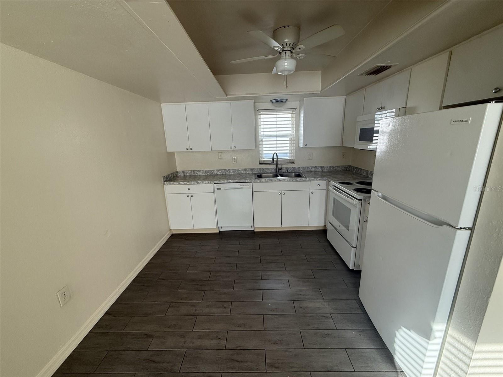6142 76TH AVENUE N, Pinellas Park, FL 33781