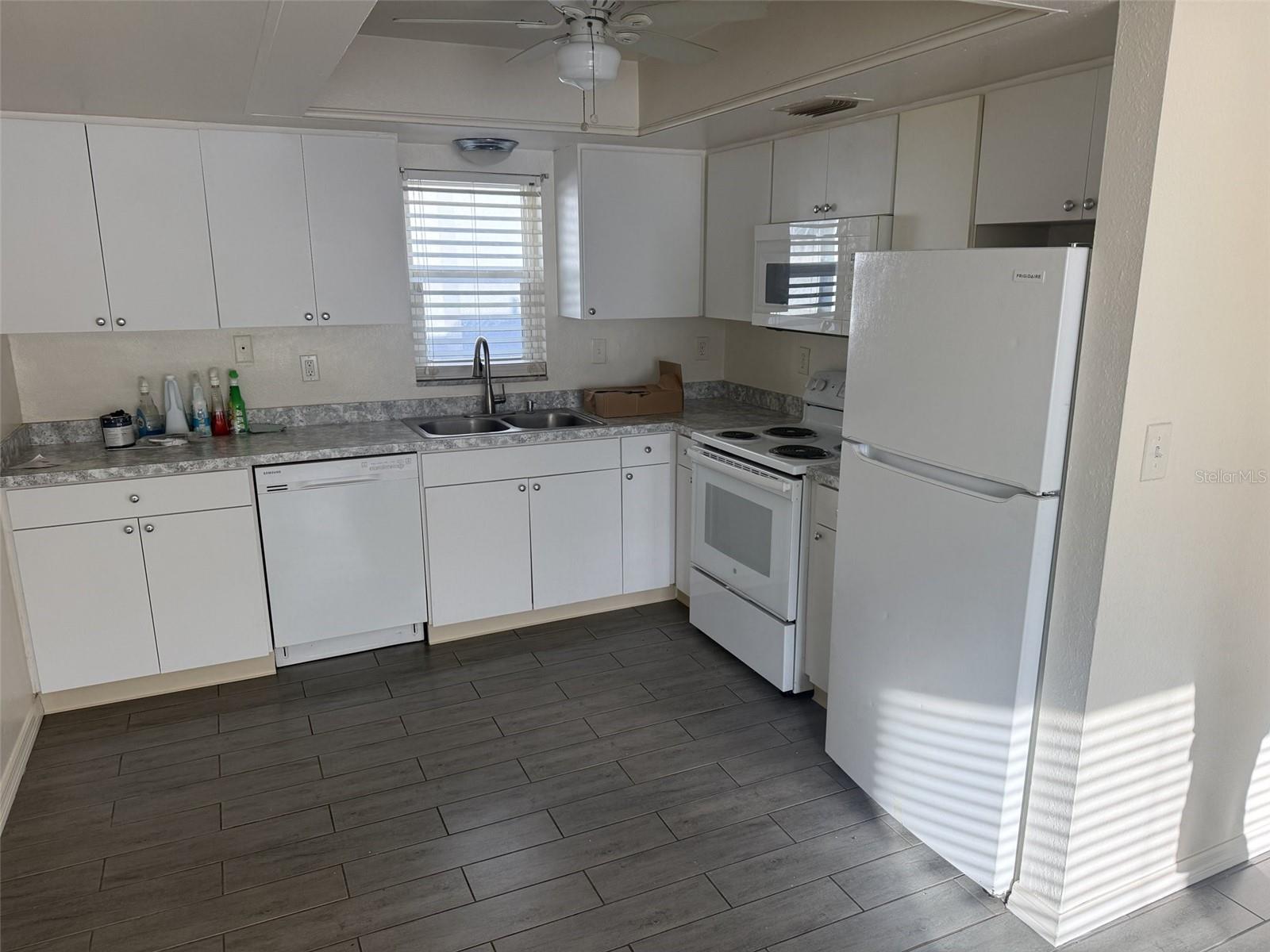 6142 76TH AVENUE N, Pinellas Park, FL 33781