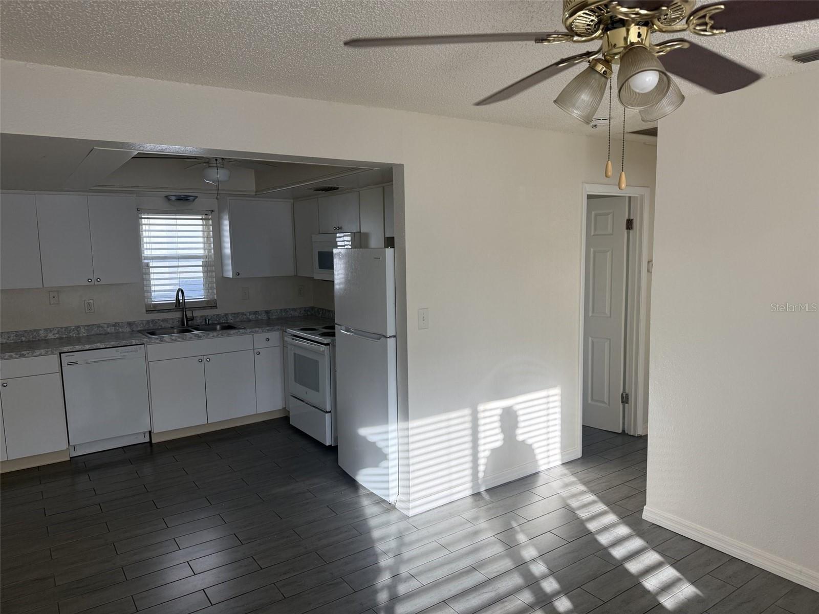 6142 76TH AVENUE N, Pinellas Park, FL 33781