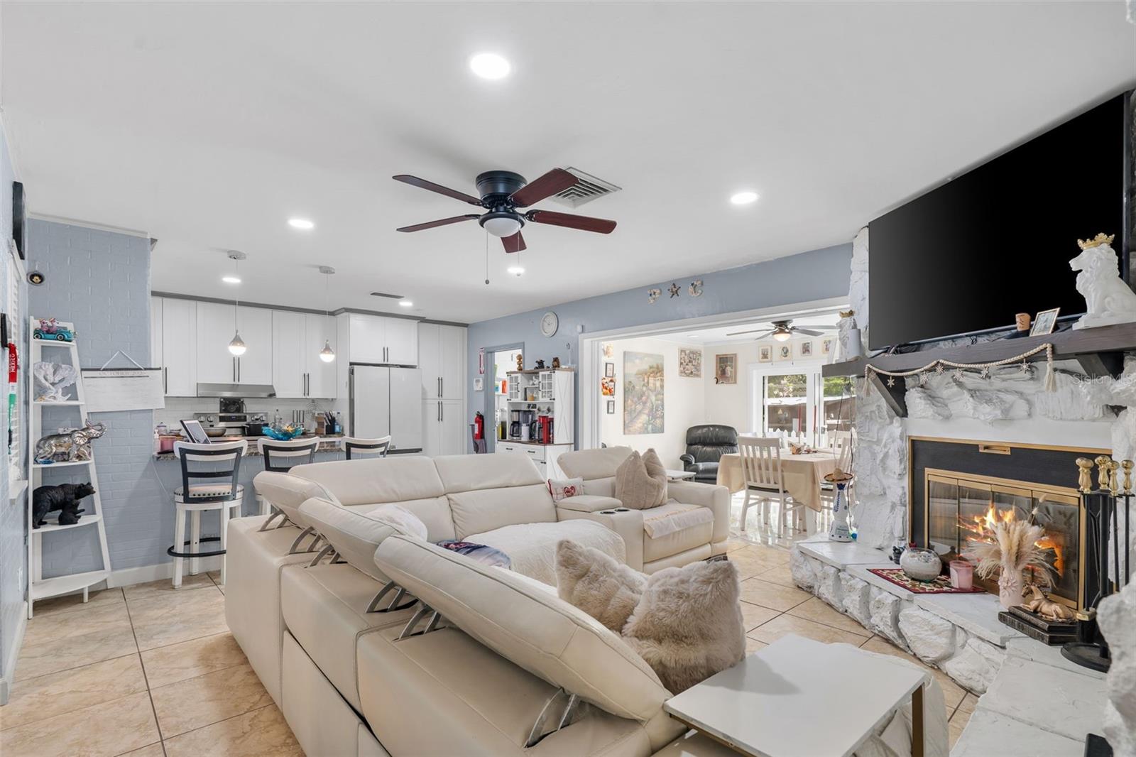 3404 DUDLEY STREET, Sarasota, FL 34235 3404 DUDLEY STREET, Sarasota, FL 34235
