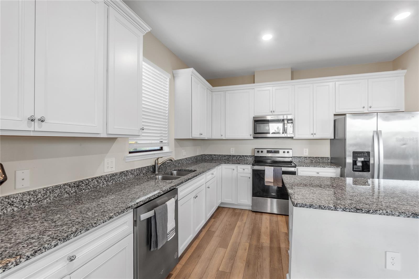 6111 BLUESTAR COURT, Lakewood Ranch, FL 34211