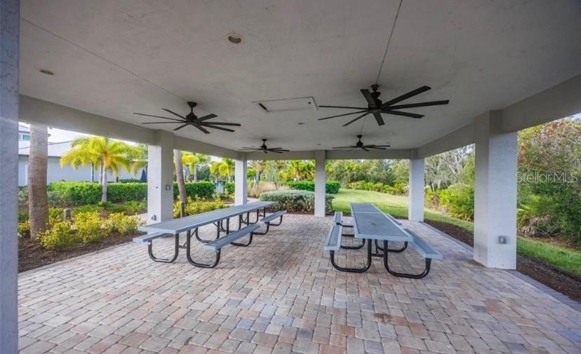 6111 BLUESTAR COURT, Lakewood Ranch, FL 34211