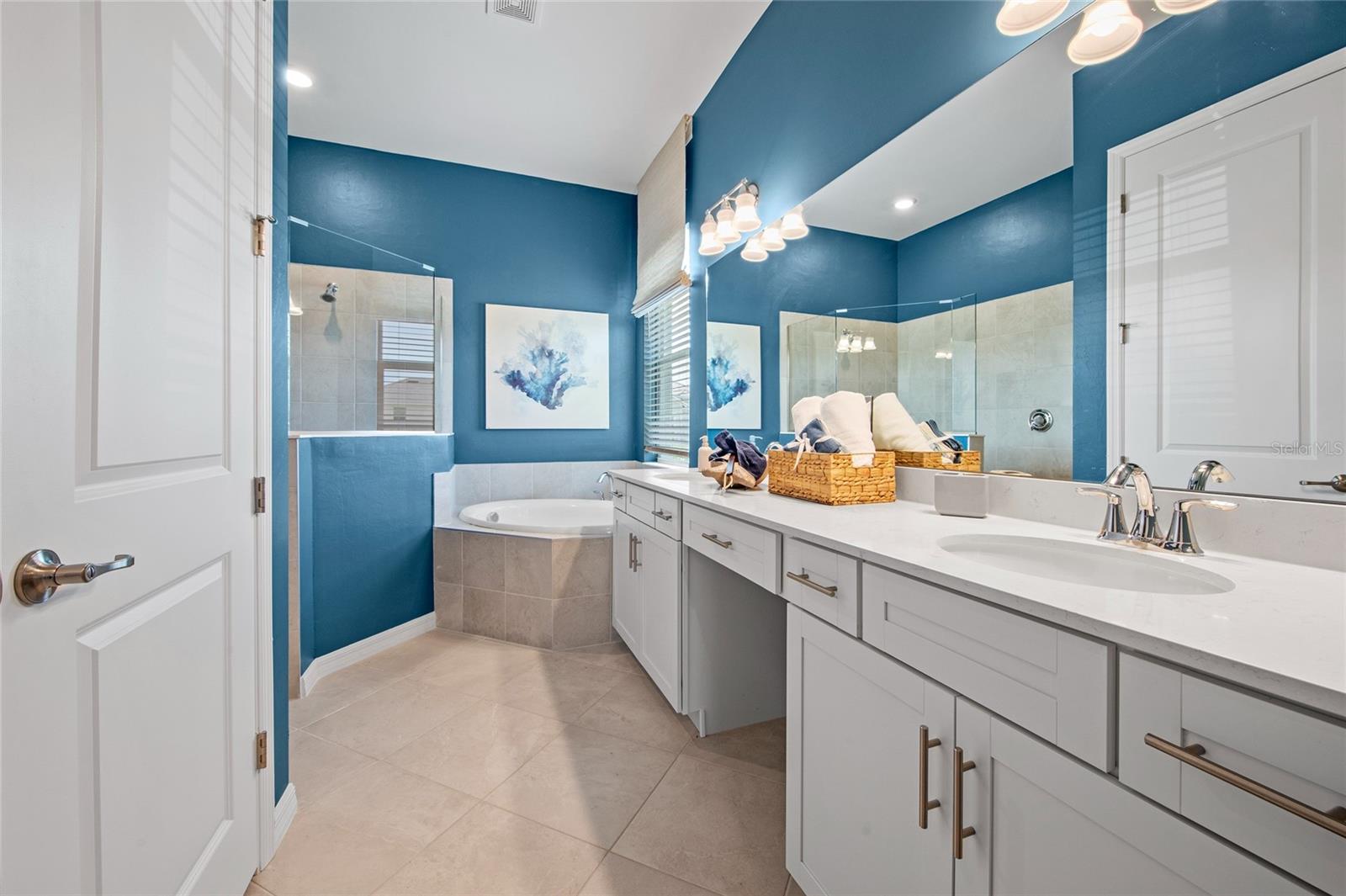 7146 INLET ISLES COURT, Lakewood Ranch, FL 34211