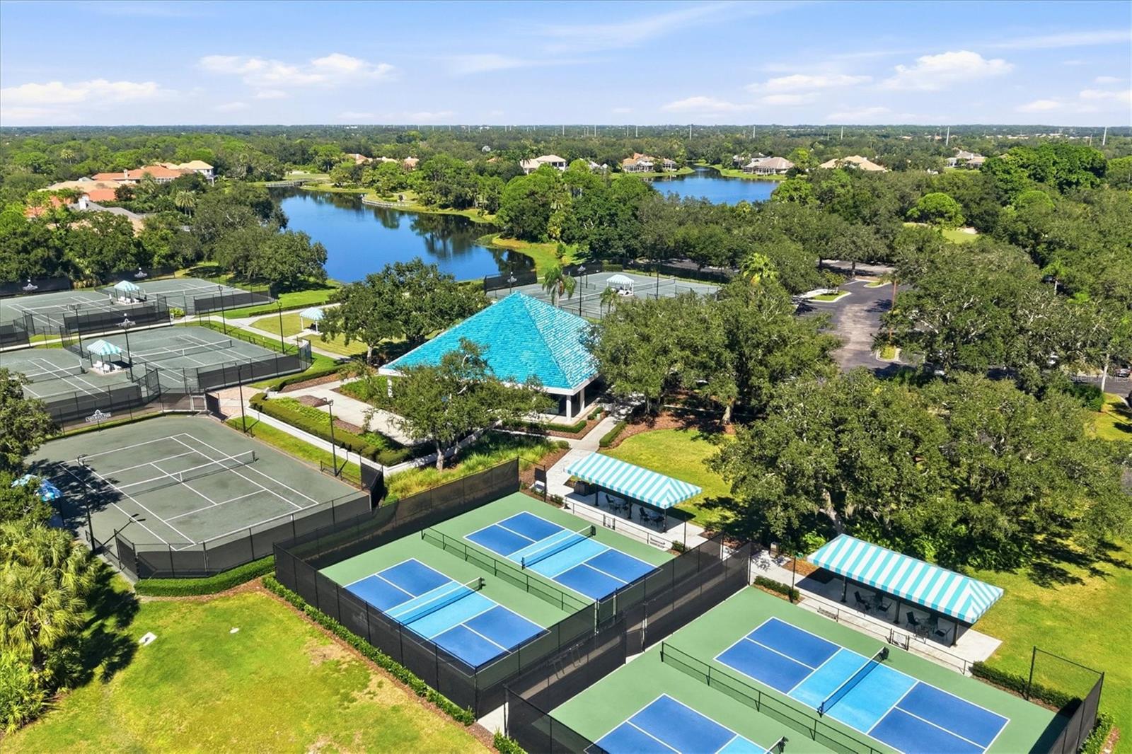 6726 VIRGINIA XING, University Park, FL 34201