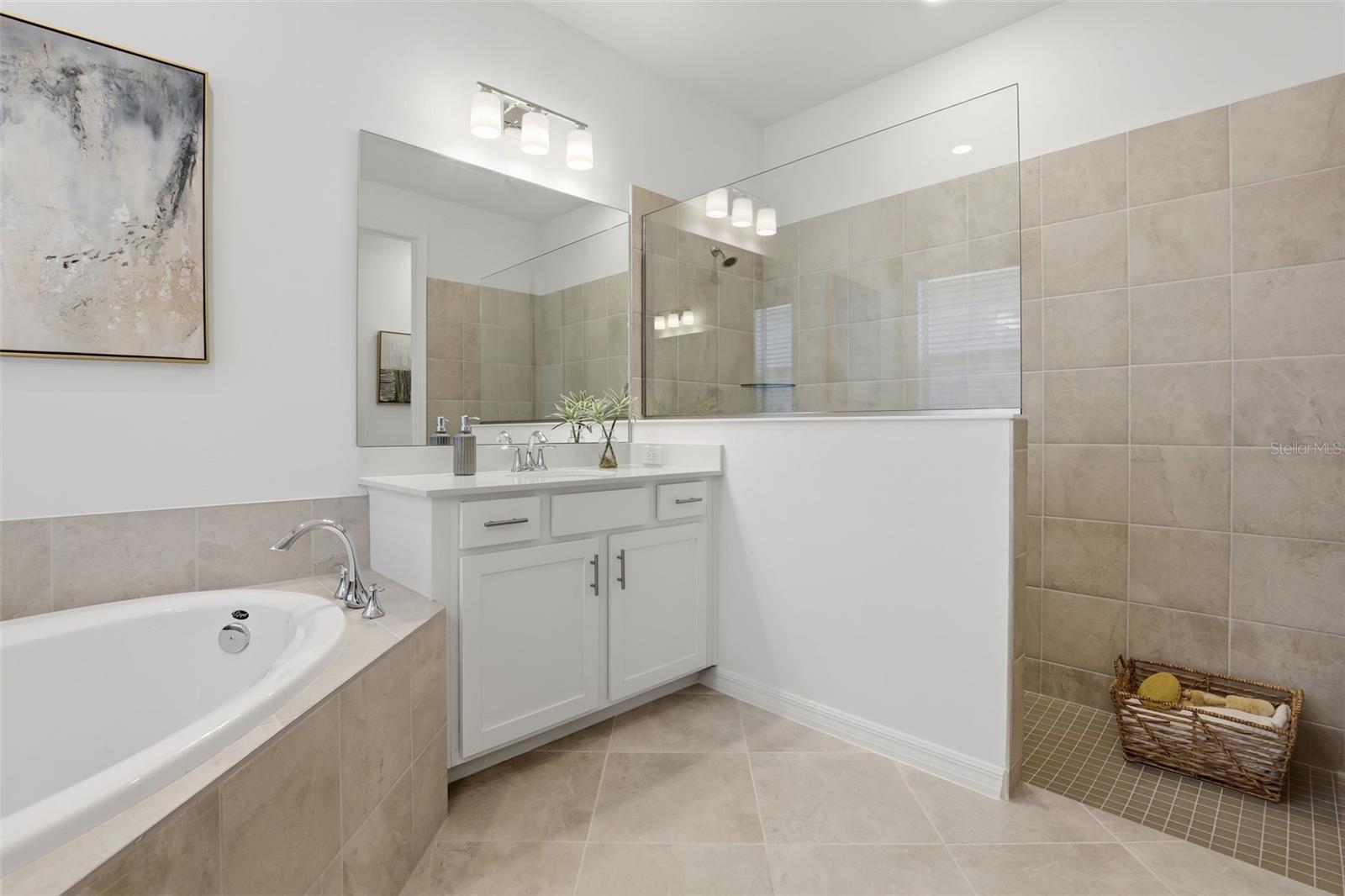 7154 INLET ISLES COURT, Lakewood Ranch, FL 34211