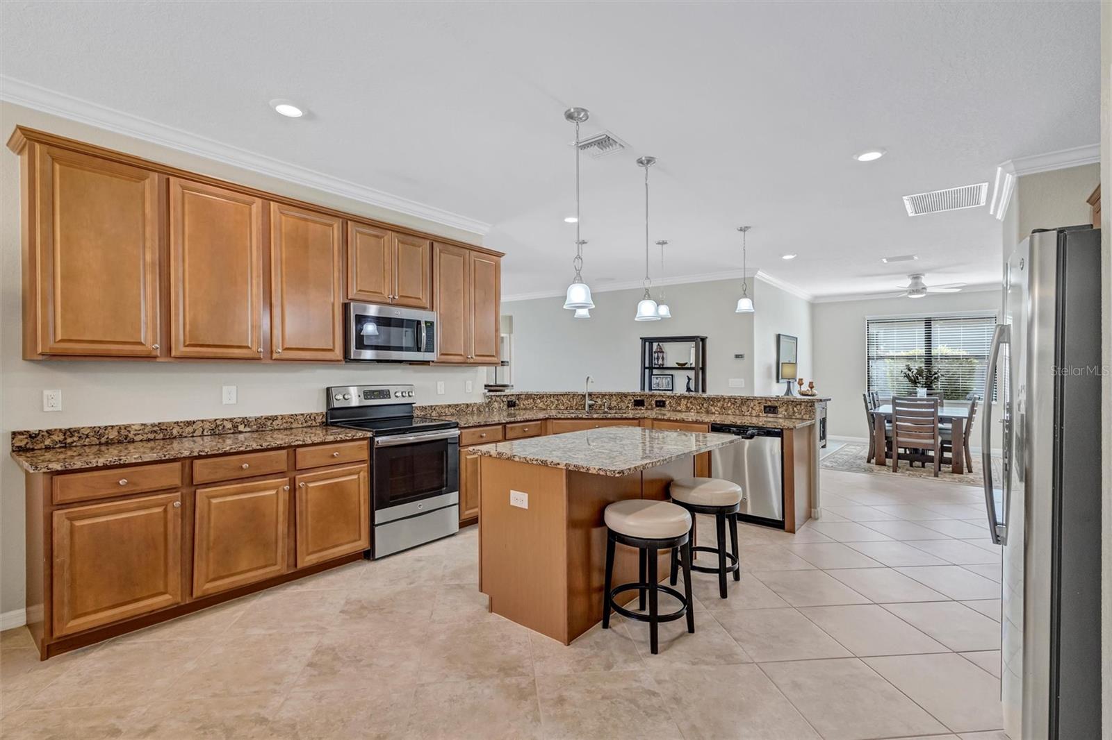 6832 WILD LAKE TERRACE, Bradenton, FL 34212
