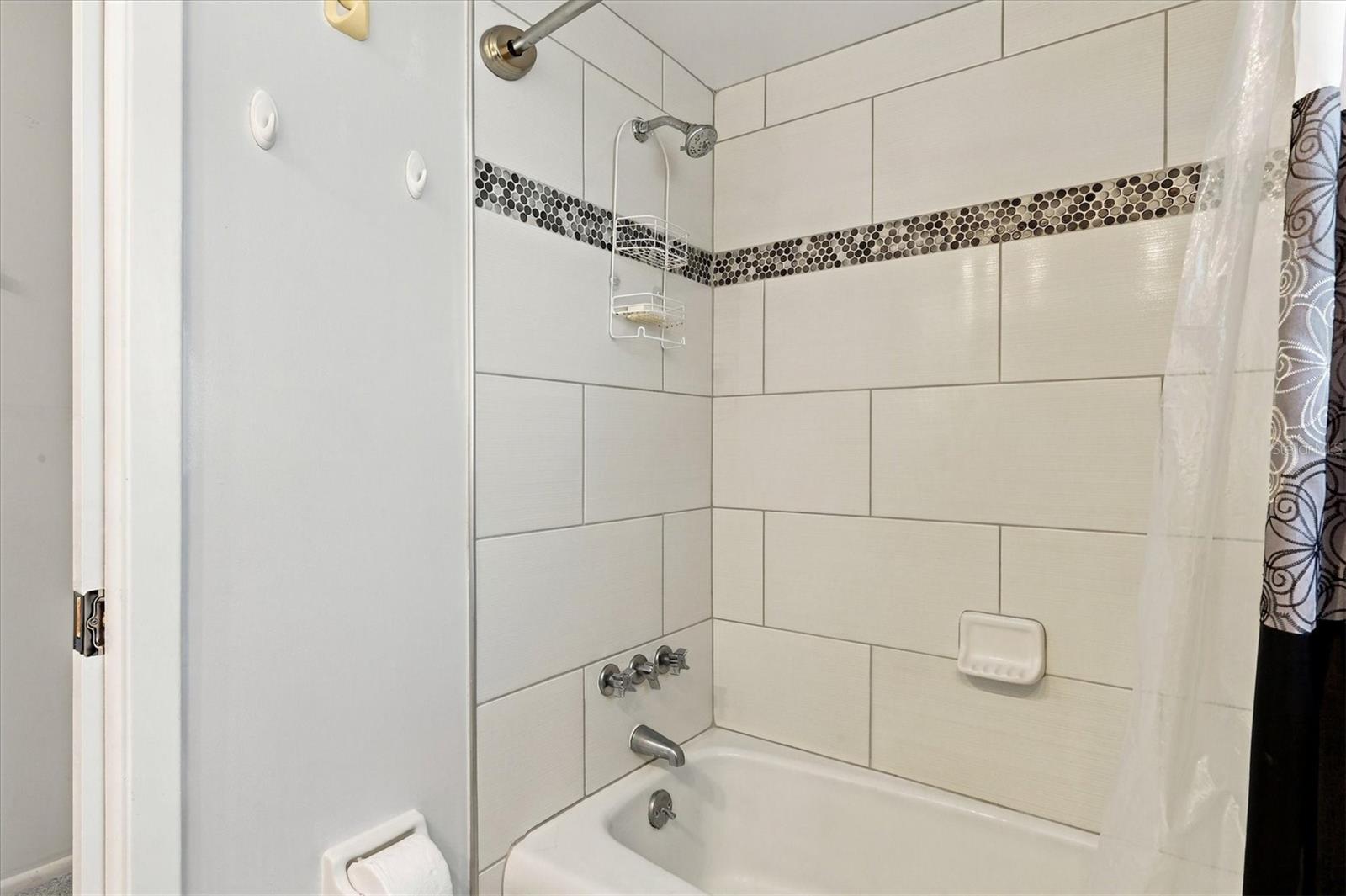 7405 W COUNTRY CLUB DRIVE N, #104, Sarasota, FL 34243