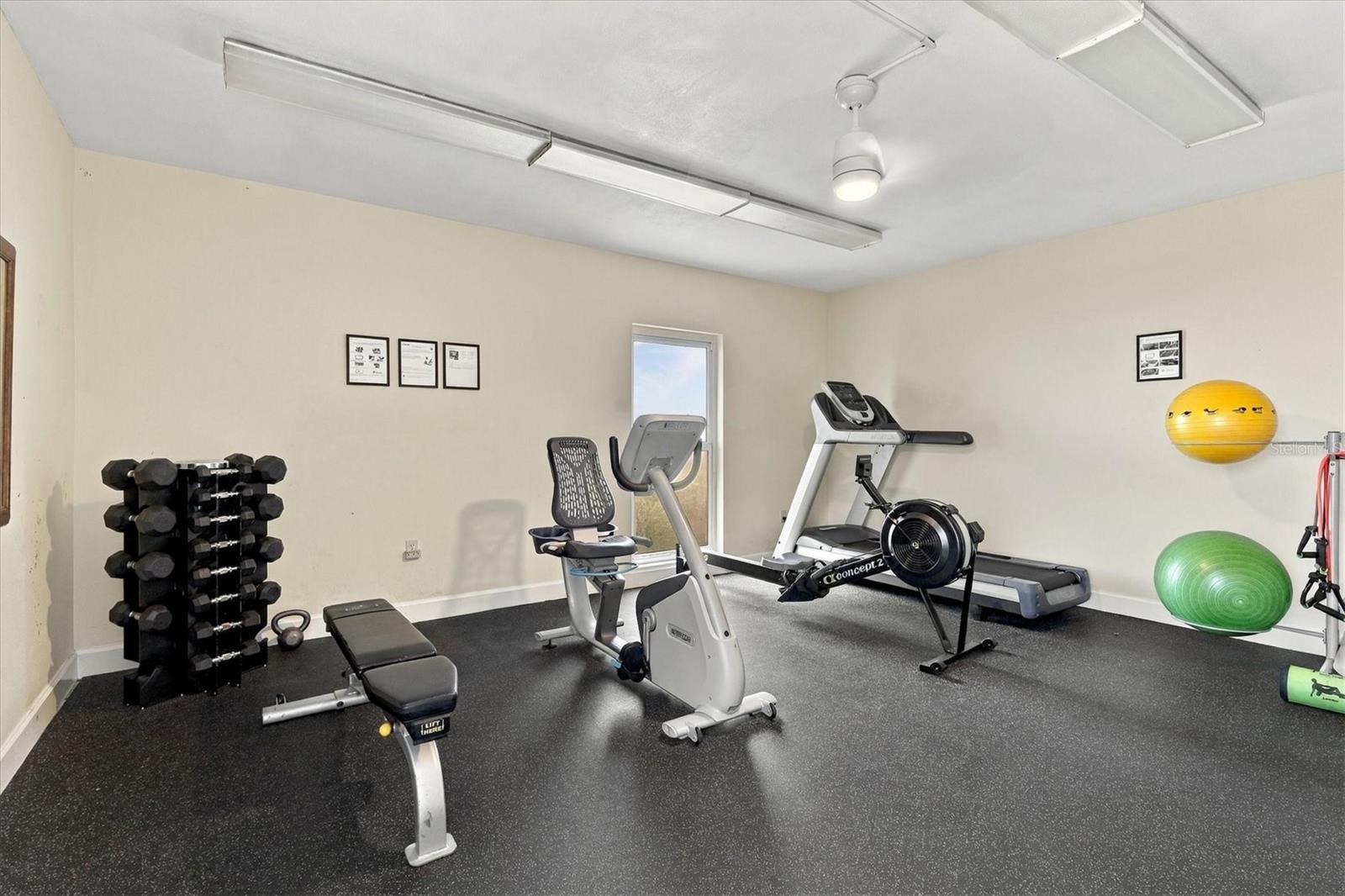 7405 W COUNTRY CLUB DRIVE N, #104, Sarasota, FL 34243