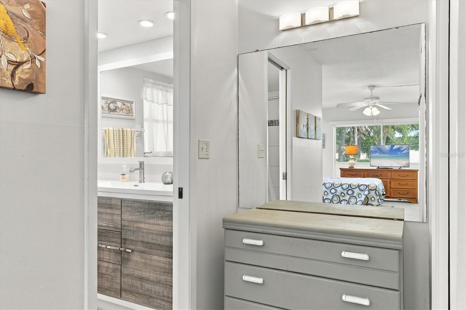 7405 W COUNTRY CLUB DRIVE N, #104, Sarasota, FL 34243