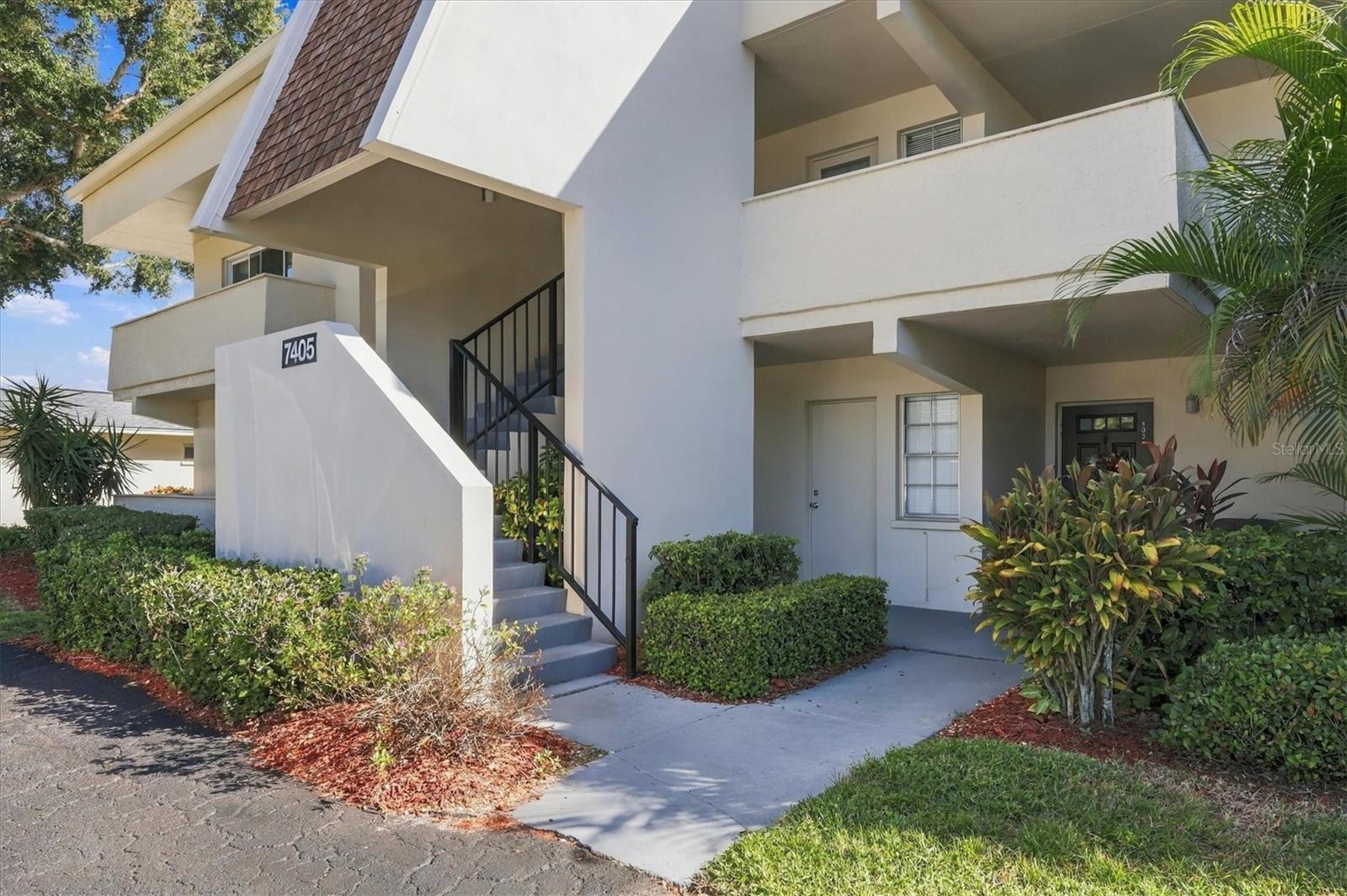 7405 W COUNTRY CLUB DRIVE N, #104, Sarasota, FL 34243