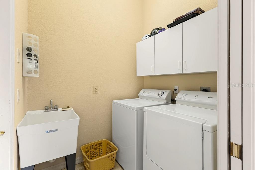 7321 ELEANOR CIRCLE, Sarasota, FL 34243