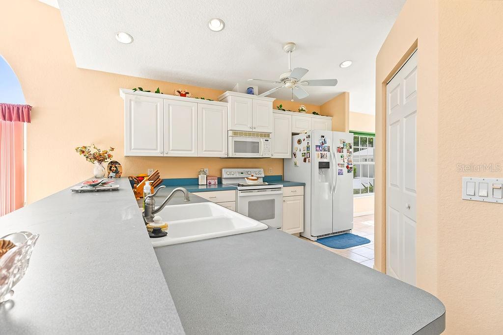 7321 ELEANOR CIRCLE, Sarasota, FL 34243