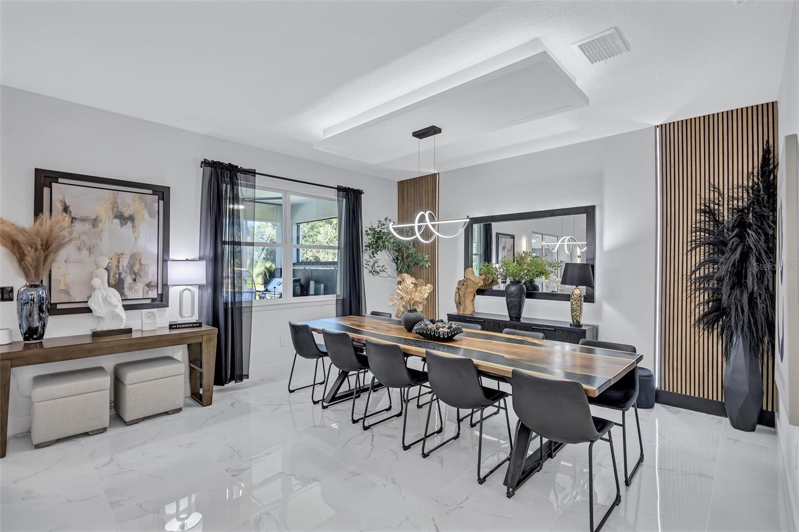 Dining/ Additional Flex Space