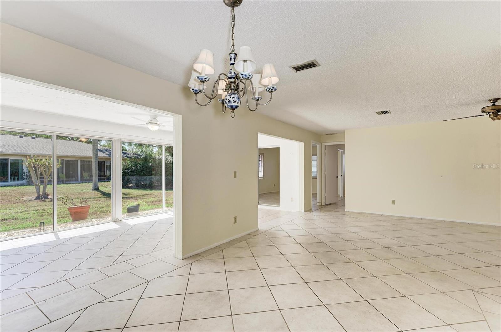 6954 W COUNTRY CLUB DRIVE N, Sarasota, FL 34243