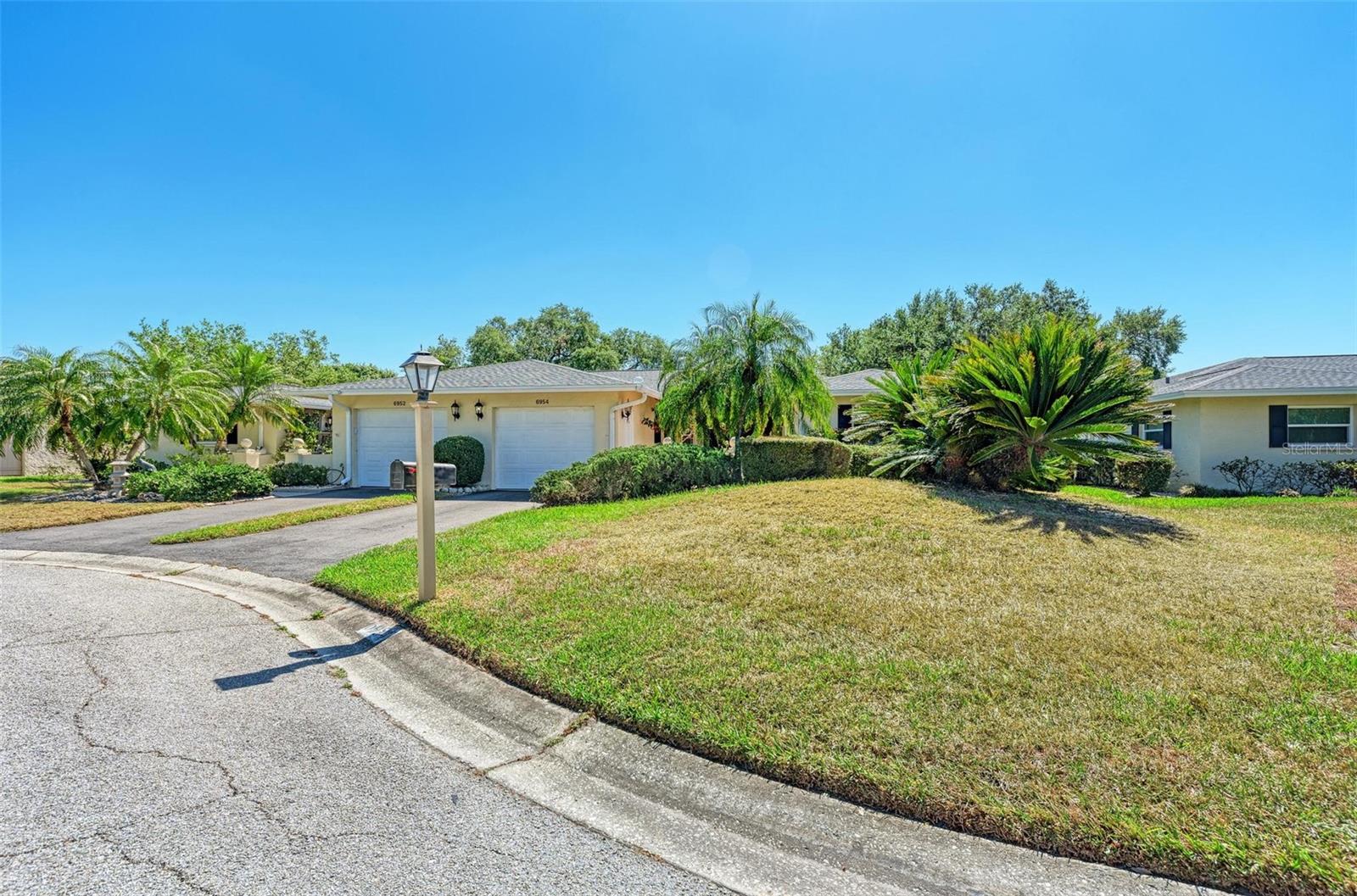 6954 W COUNTRY CLUB DRIVE N, Sarasota, FL 34243