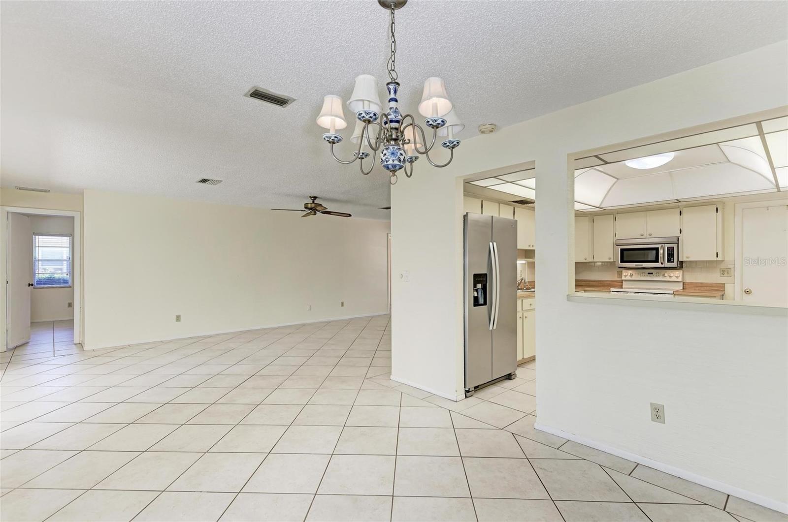 6954 W COUNTRY CLUB DRIVE N, Sarasota, FL 34243