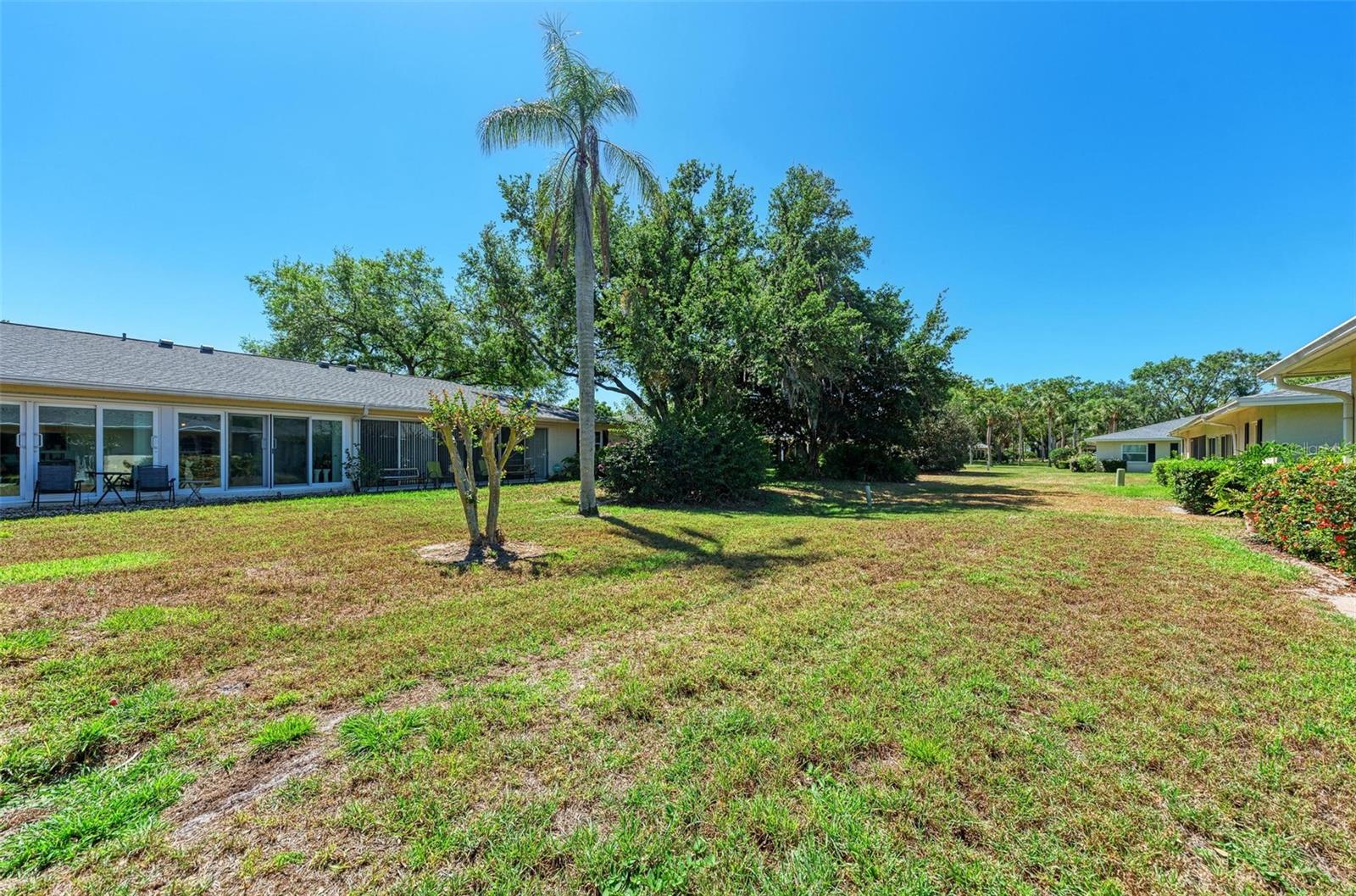 6954 W COUNTRY CLUB DRIVE N, Sarasota, FL 34243
