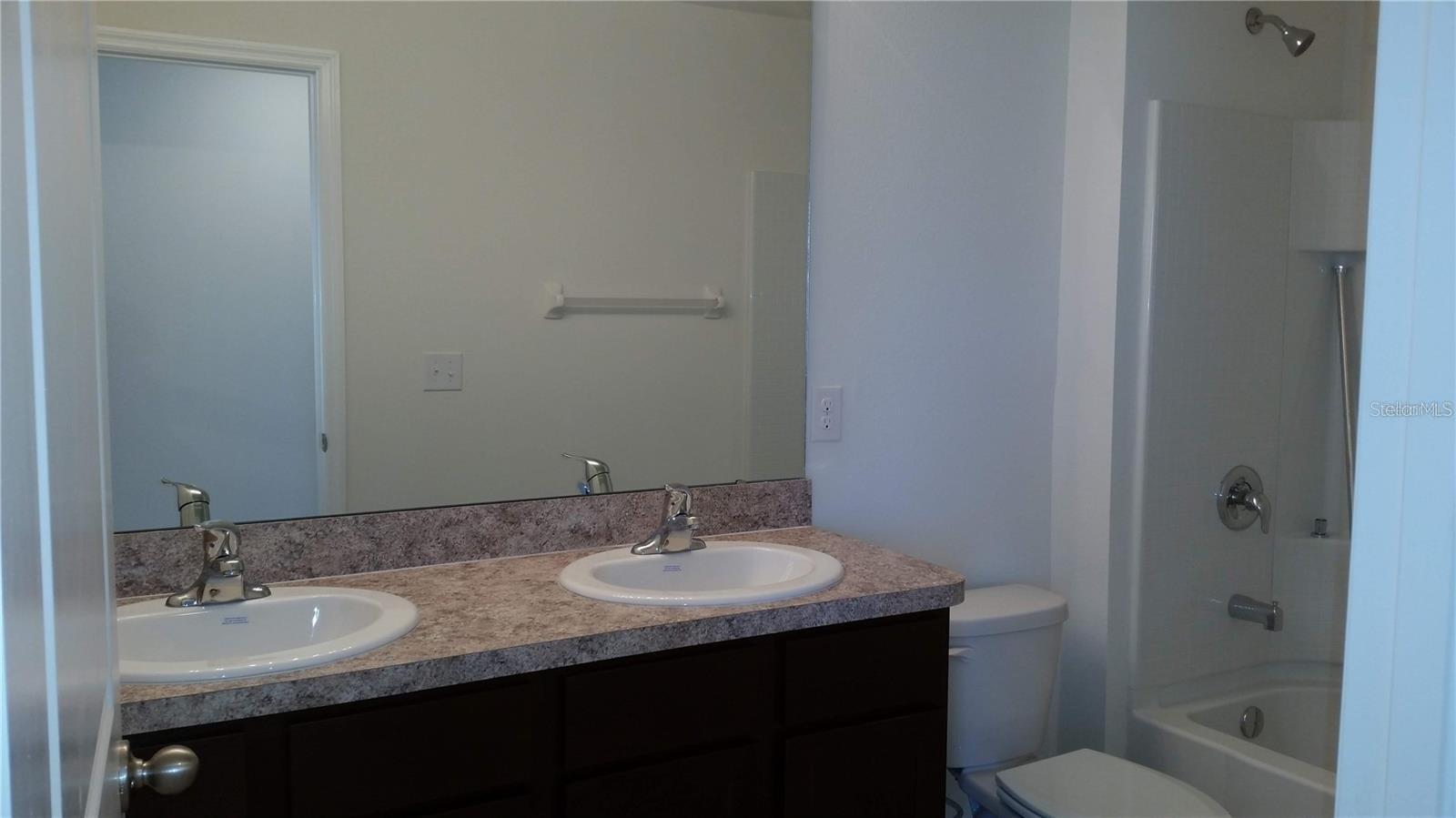 Hallway Bathroom (bathroom 2)