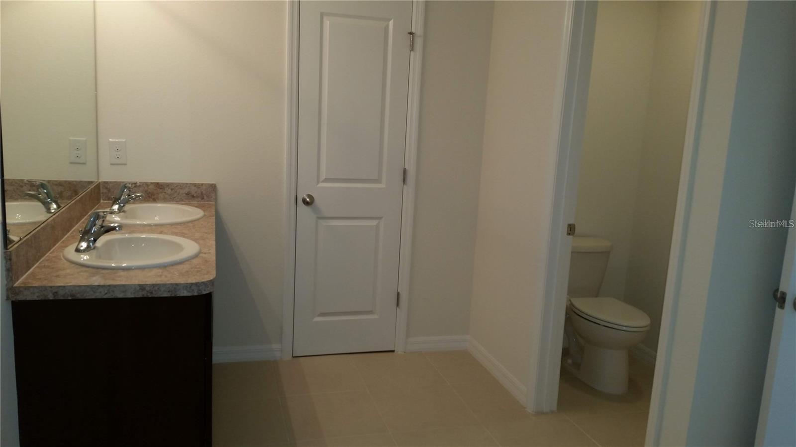 Master Bathroom (bathroom 1)