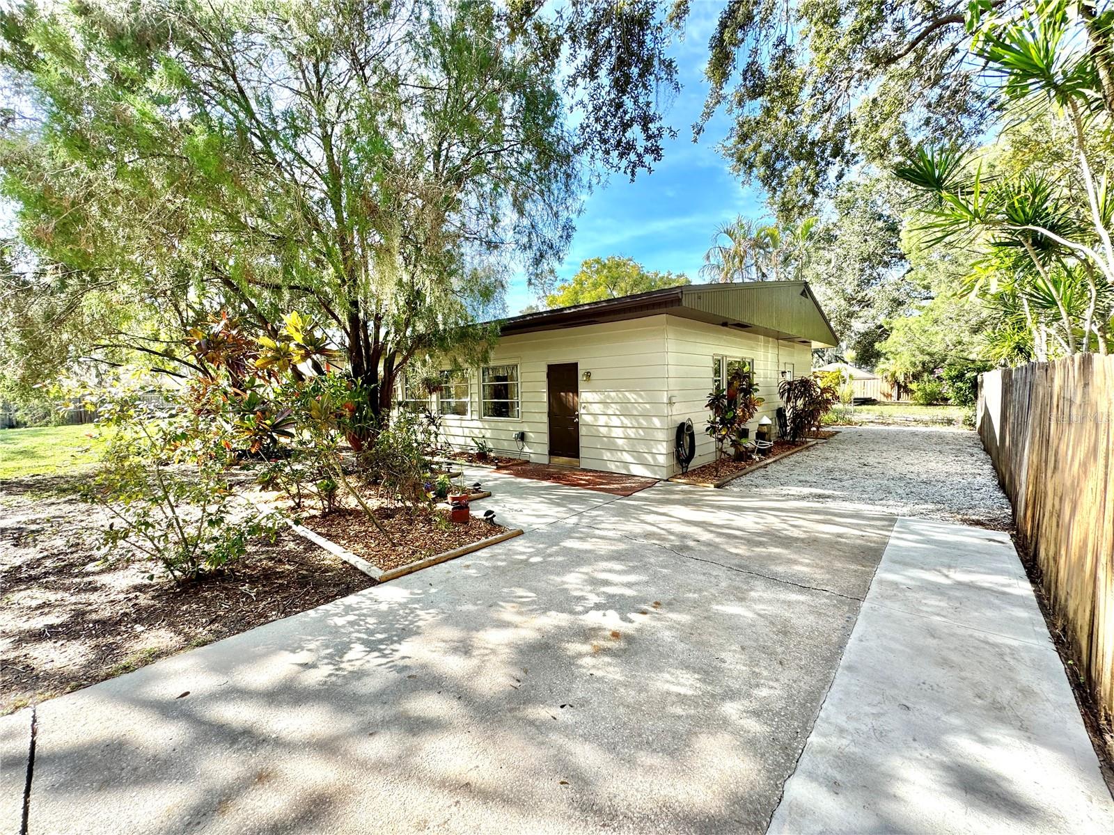 4306 GLORY PLACE, Sarasota, FL 34231 4306 GLORY PLACE, Sarasota, FL 34231