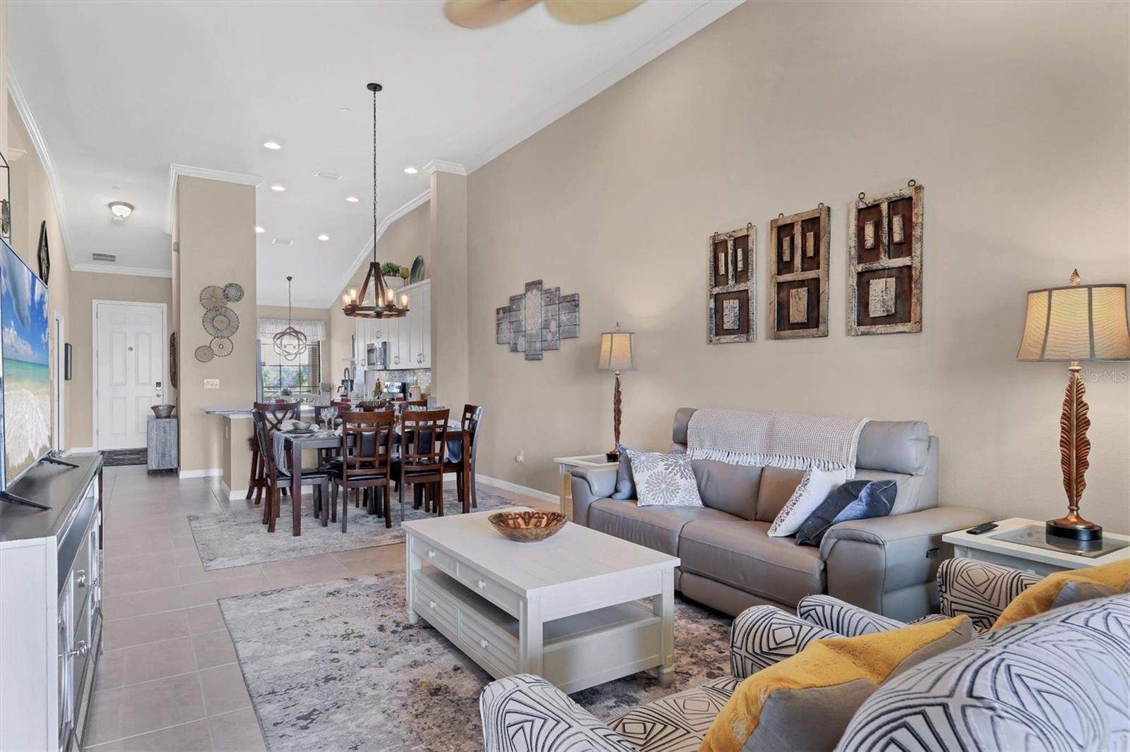 Living room dinign area