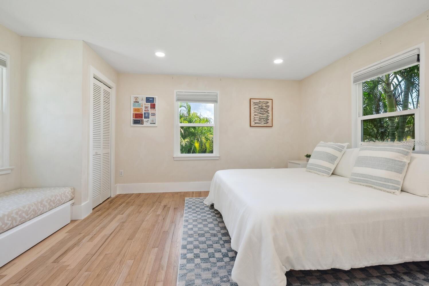 1931 HIGH POINT CIRCLE, Sarasota, FL 34236