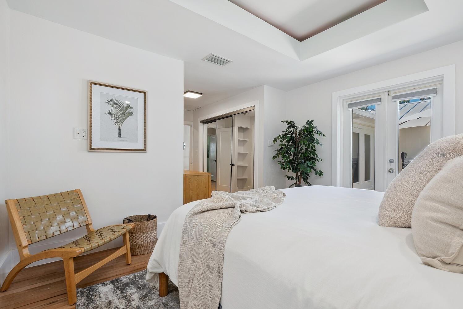 1931 HIGH POINT CIRCLE, Sarasota, FL 34236