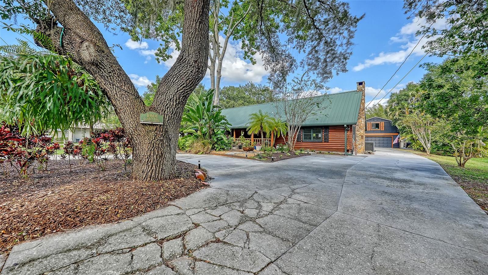 10604 OAK RUN DRIVE, Bradenton, FL 34211