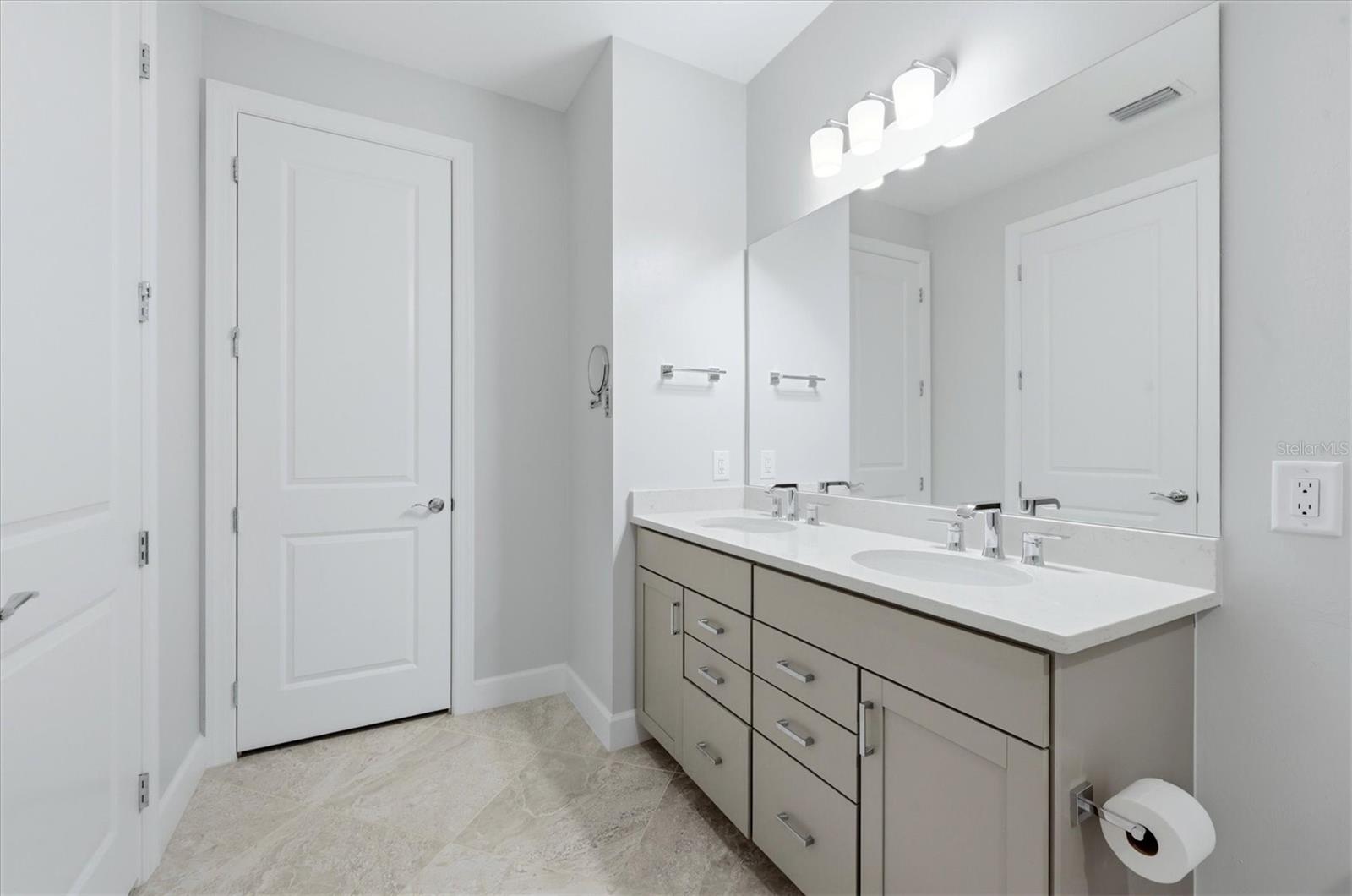 7665 SUMMERLAND COVE, Lakewood Ranch, FL 34202