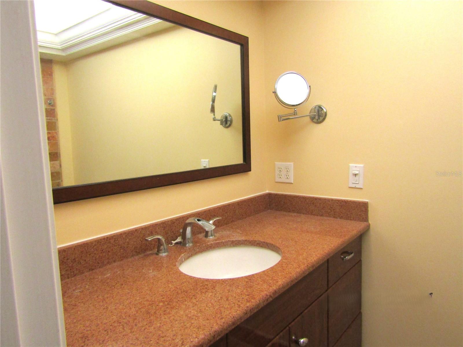 3688 GLEN OAKS MANOR DRIVE, Sarasota, FL 34232