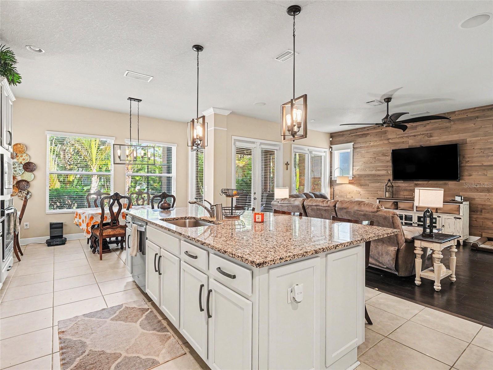 7508 LANTERN PARK AVENUE, Apollo Beach, FL 33572