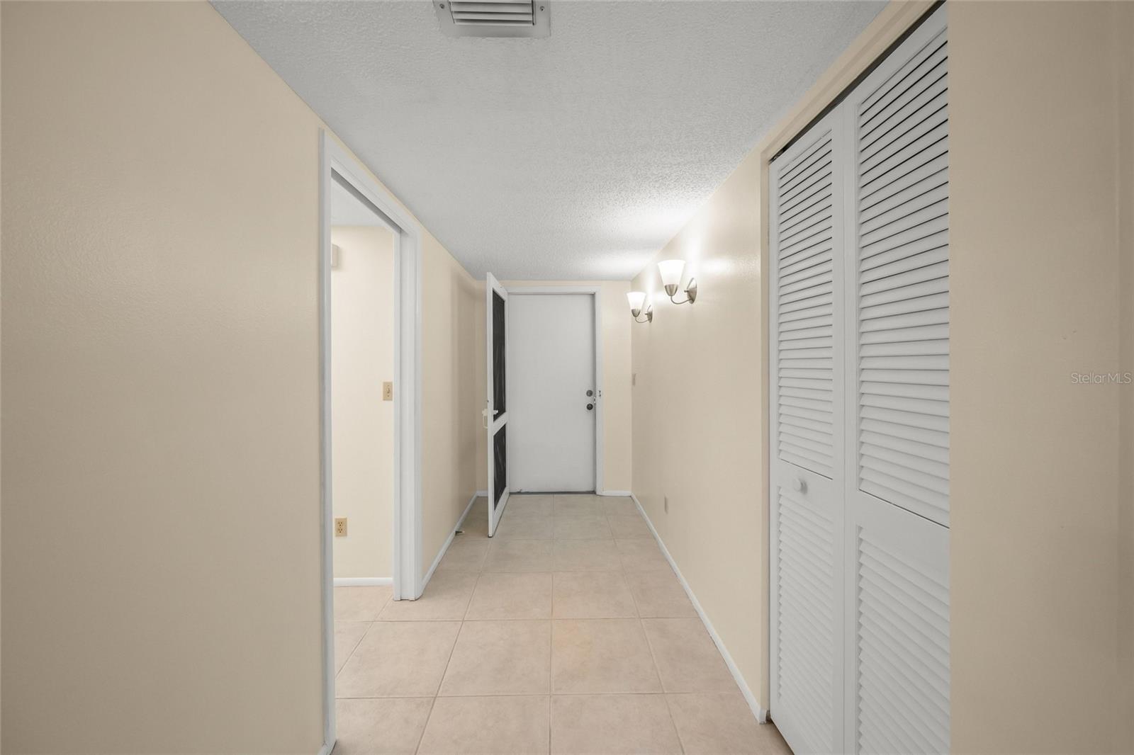 7860 PALM AIRE LANE, #105, Sarasota, FL 34243