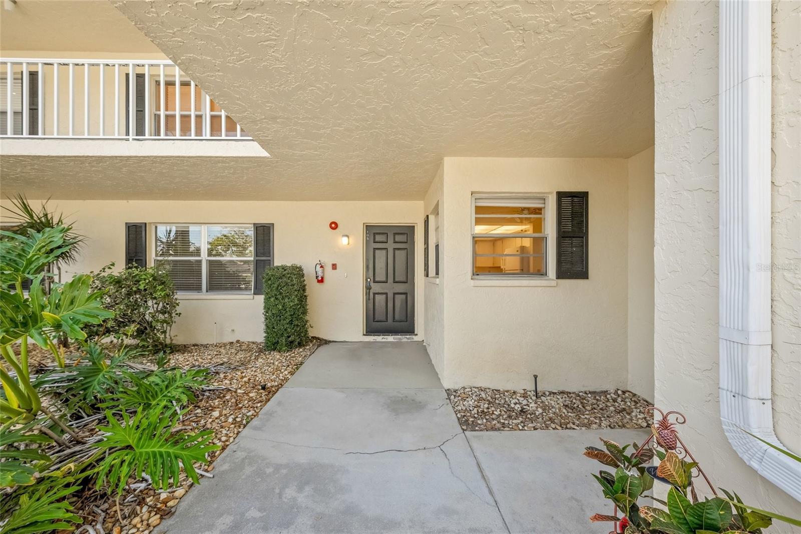 7860 PALM AIRE LANE, #105, Sarasota, FL 34243