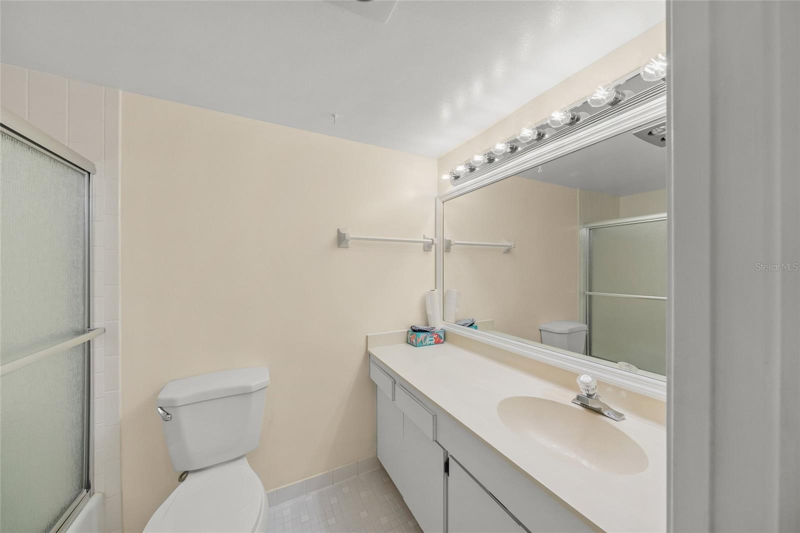 7860 PALM AIRE LANE, #105, Sarasota, FL 34243