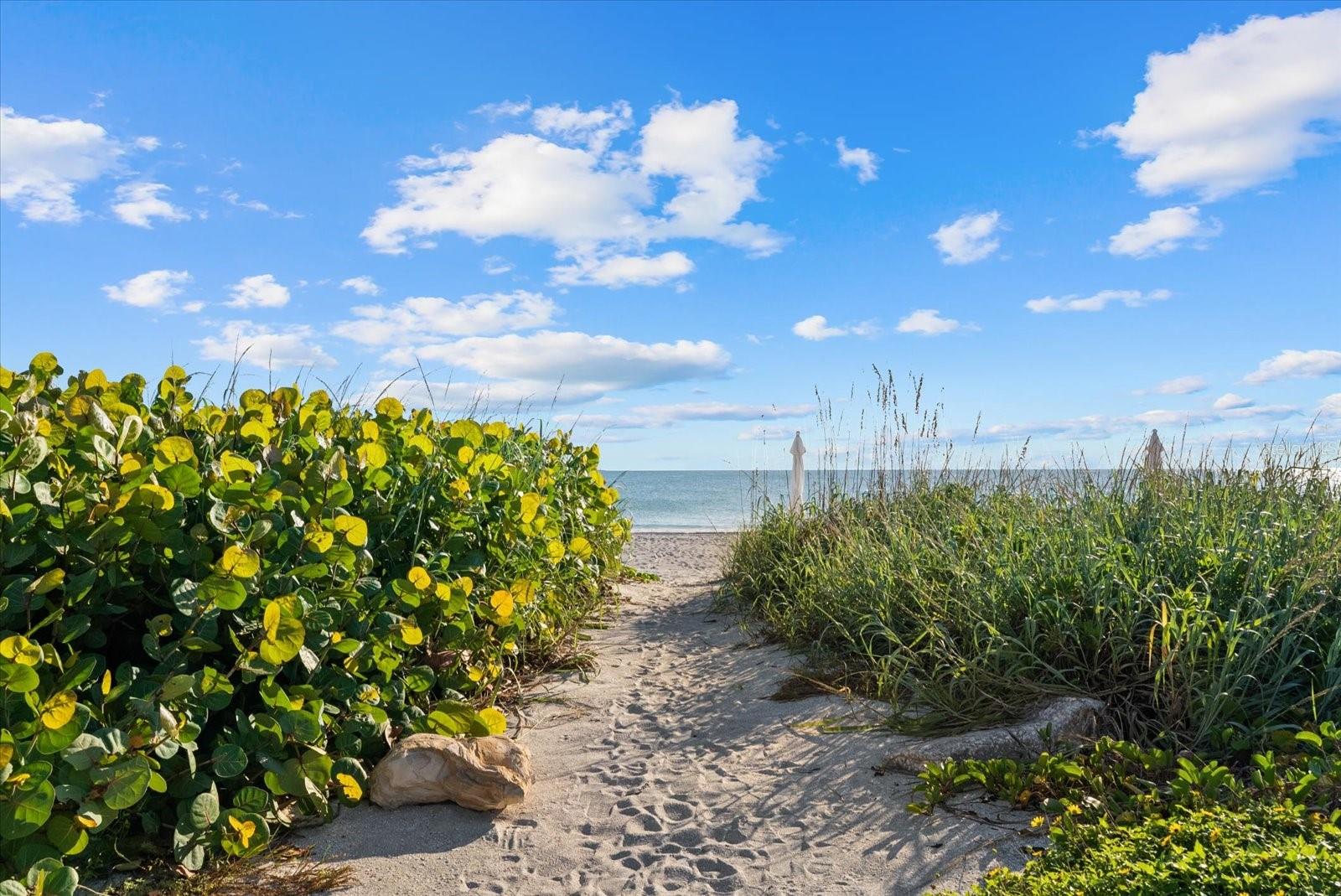2165 GULF OF MEXICO DRIVE, #121, Longboat Key, FL 34228