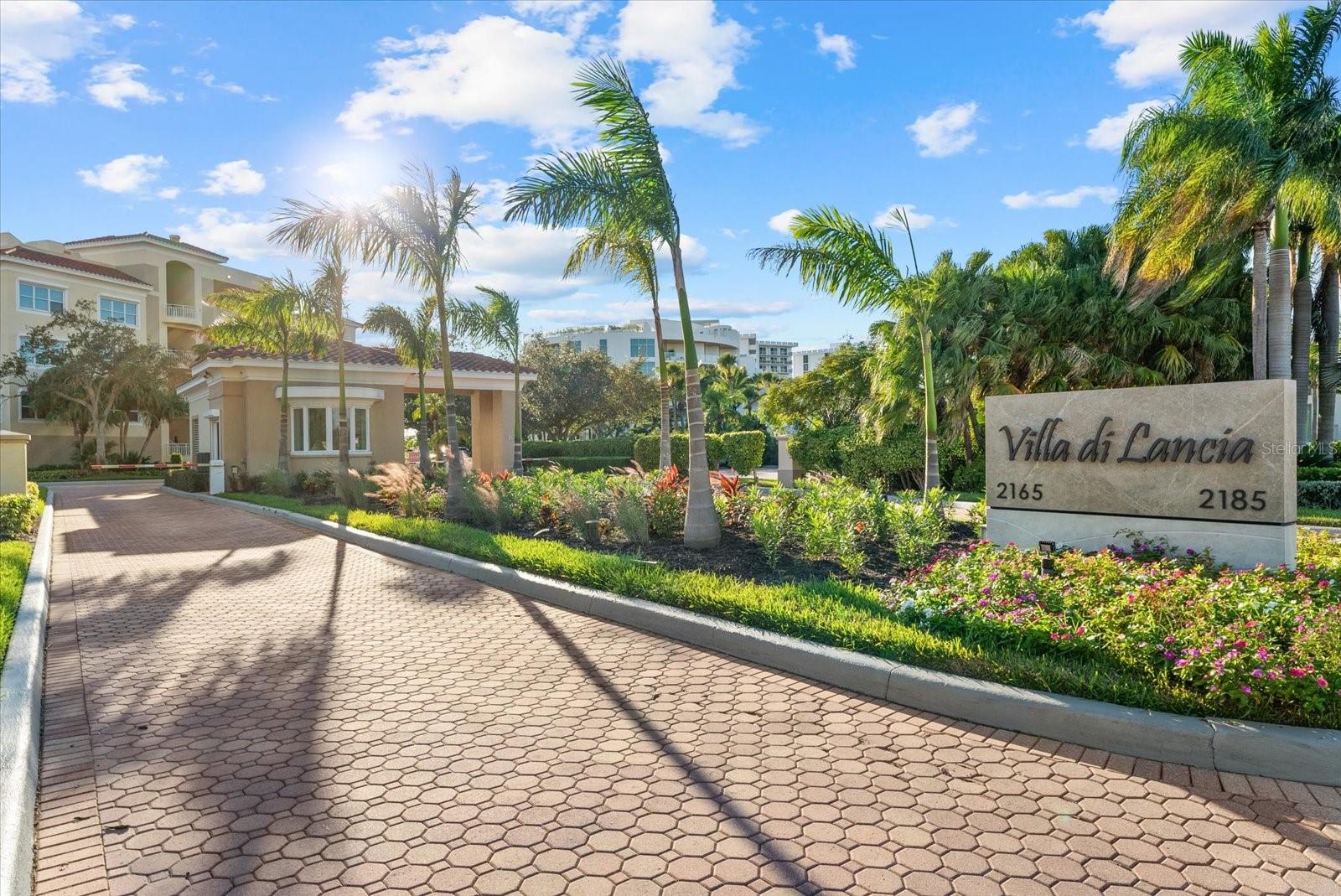 2165 GULF OF MEXICO DRIVE, #121, Longboat Key, FL 34228